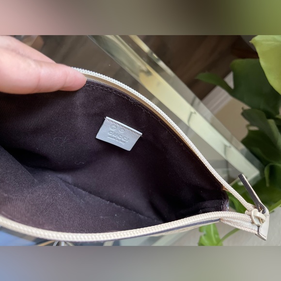 Gucci Guccissima Leather Wristlet - Picture 9 of 11